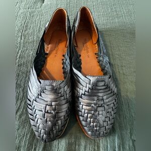 Huaraches Metallic Grey Woven Leather Loafers
